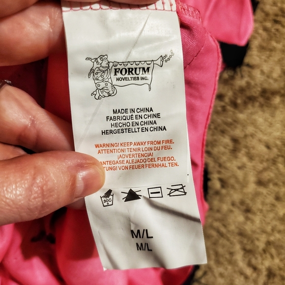 Roaring 20s Jazzy Pink Flapper Costume - Picture 5 of 6